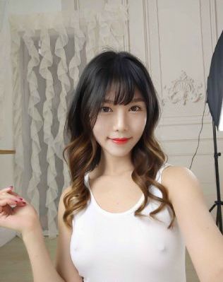 小胰子胸好大我忍不住睡了_BD电影在线看