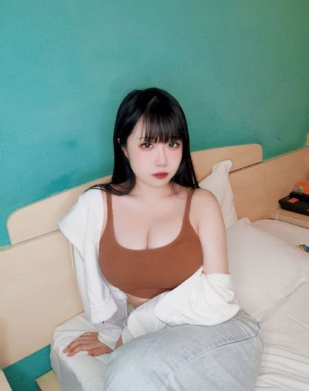 极品嫩模啪啪实录细腰长腿_BD动漫在线观看