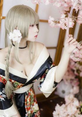 成年性午夜免费网站蜜蜂_英文版字幕