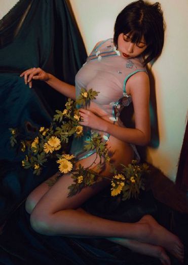 美女光不溜溜的样子无遮挡_欧美在线观看