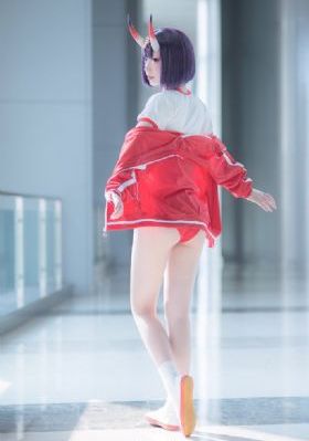 爆乳巨胸奶牛不戴奶罩动漫_国产剧迅雷电影在线