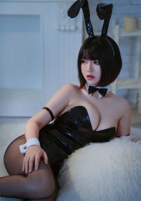新婚夜被校长糟蹋了_720免费在线播放